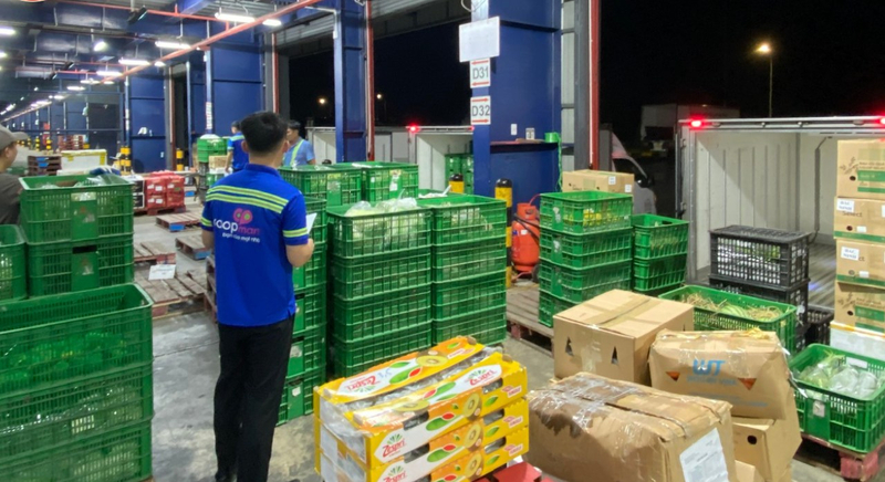 Saigon Co.op khẩn cấp “chi viện” hàng chục tấn hàng thiết yếu