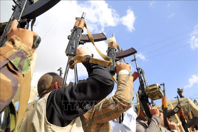 Lực lượng Houthi cảnh báo phong tỏa eo biển Bab al-Mandab