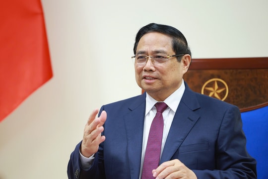 Thủ tướng Phạm Minh Chính điện đàm với Thủ tướng Algeria, đề nghị hỗ trợ Việt Nam bảo đảm an ninh năng lượng