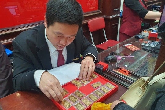 Ngày 22/4: Giá vàng giảm gần 1 triệu đồng/lượng