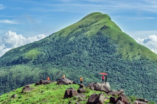 Đỉnh Voi Mẹp - Quảng Trị nơi trời đất giao hòa