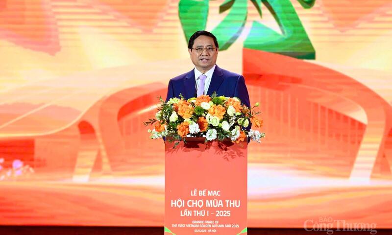 Thủ tướng: Hội chợ Mùa Thu mở chặng đường mới cho chuỗi xúc tiến thương mại mang tầm quốc tế