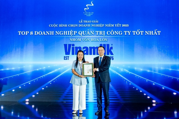 Vinamilk giữ vững vị thế dẫn đầu ESG với danh hiệu 'Ngôi sao CSI 2025'