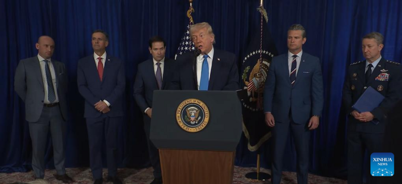 Tổng thống Mỹ Donald Trump công bố các động thái quân sự tại Venezuela