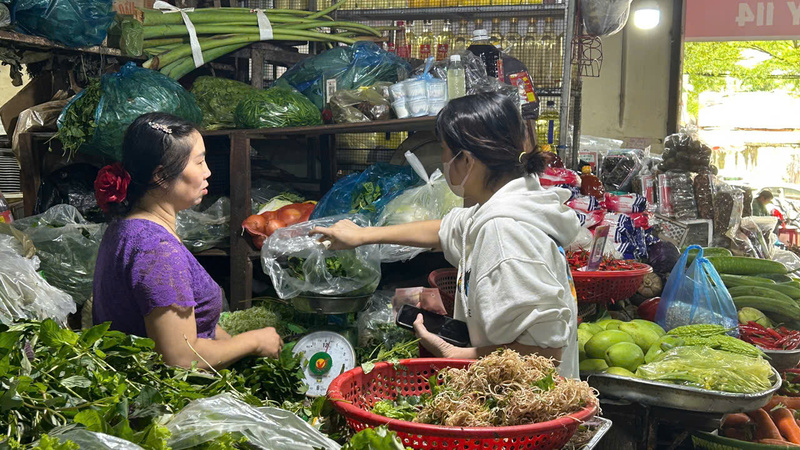 Đắk Lắk: Lý giải giá rau tại chợ dân sinh vẫn còn cao