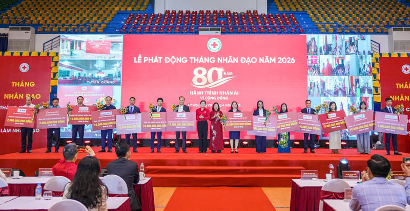 EximBank trao tặng 10 tỷ đồng hưởng ứng Tháng Nhân đạo năm 2026