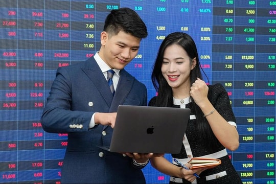 Thị trường chứng khoán đảo chiều tích cực, dòng tiền tìm đến nhóm cổ phiếu nhỏ và vừa