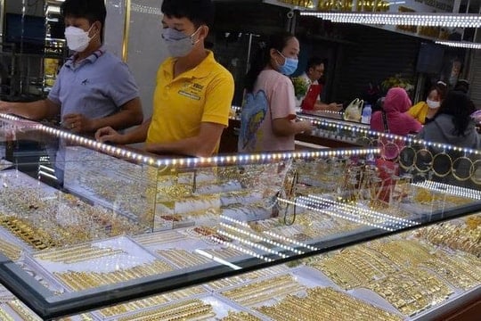 Giá vàng hôm nay 6/5: Lao dốc bất ngờ trong nước, nhà đầu tư “trở tay không kịp”