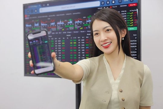 Chứng khoán sáng đầu tuần bứt tốc, cổ phiếu Novaland (NVL) kịch trần