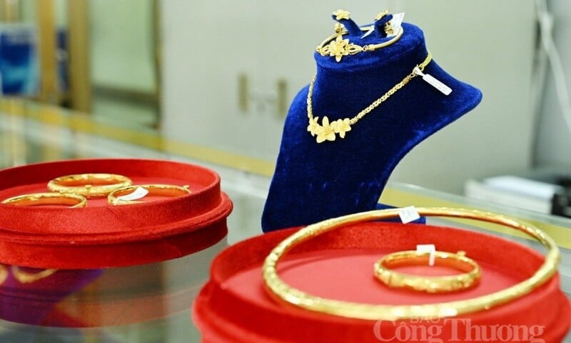 Giá vàng hôm nay ngày 15/03/2026: Chưa ngừng đà giảm