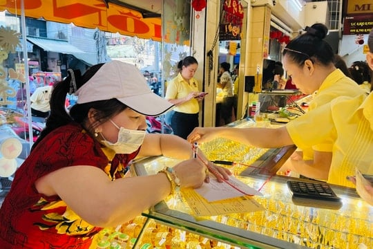 Thị trường kim loại quý hôm nay 6/5: Giá vàng bật tăng sát mốc 168 triệu đồng/lượng, giá bạc biến động trái chiều