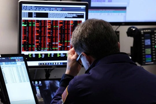 Cổ phiếu công nghệ lao dốc, chứng khoán Mỹ đỏ lửa phiên thứ tư liên tiếp