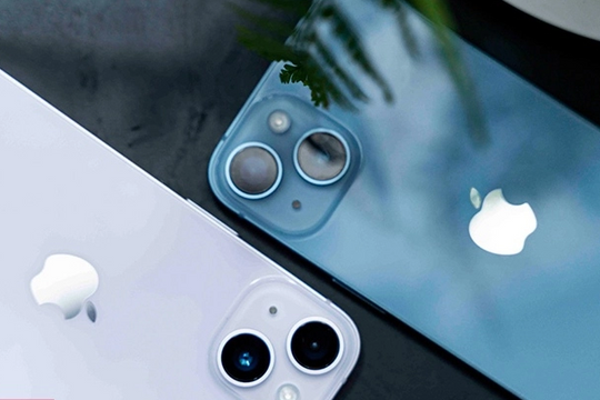 Màn OLED 6,7 inch, chip A15 Bionic, pin trâu: iPhone giá rẻ màn lớn nhất Việt Nam đang khiến dân công nghệ "sốt rần rần"