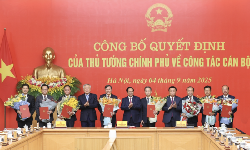 Tin nhân sự: Thủ tướng bổ nhiệm cán bộ; Bộ Nội vụ điều động nhân sự