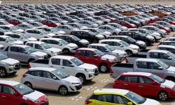 Nhập khẩu ô tô tháng 8 chững lại, tiêu thụ xe trong nước tăng nhẹ