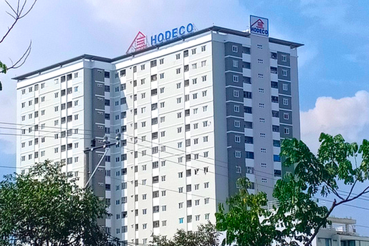 Hodeco (HDC) phát hành trái phiếu chuyển đổi, loạt lãnh đạo mạnh tay xuống tiền